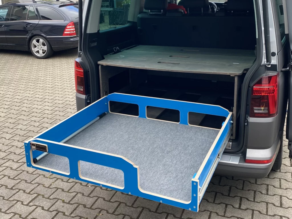 TRAVEL-SLEEP-BOX im VW T5–T6.1 Multivan für Schlafen und Verstauen