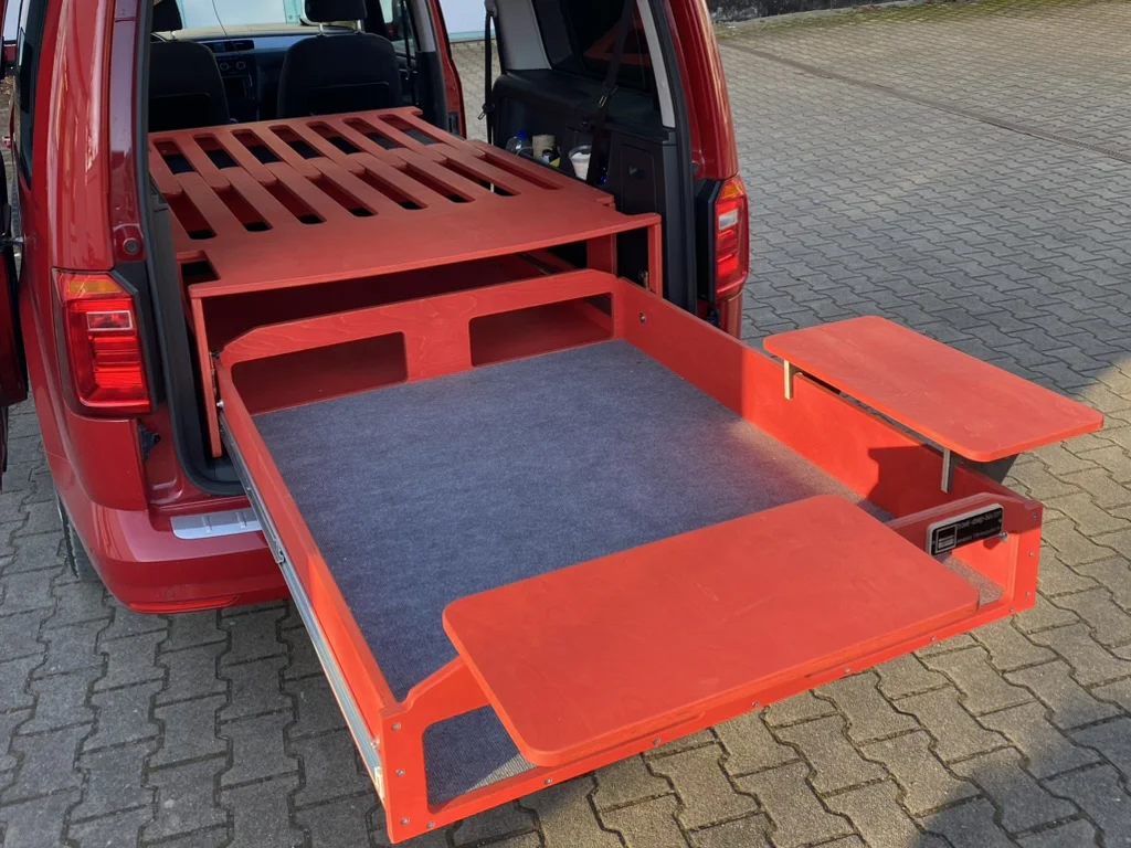Heckauszug im modularen Camperausbau VW Caddy Maxi